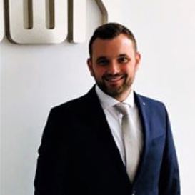 Stefan Jobst1